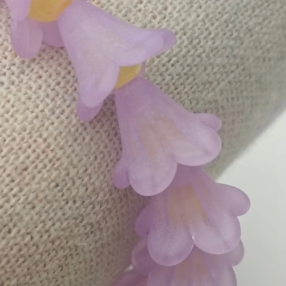 Lavender Purple Frosted Flower Acrylic Stretch Bracelet Yellow Glass Bead Floral